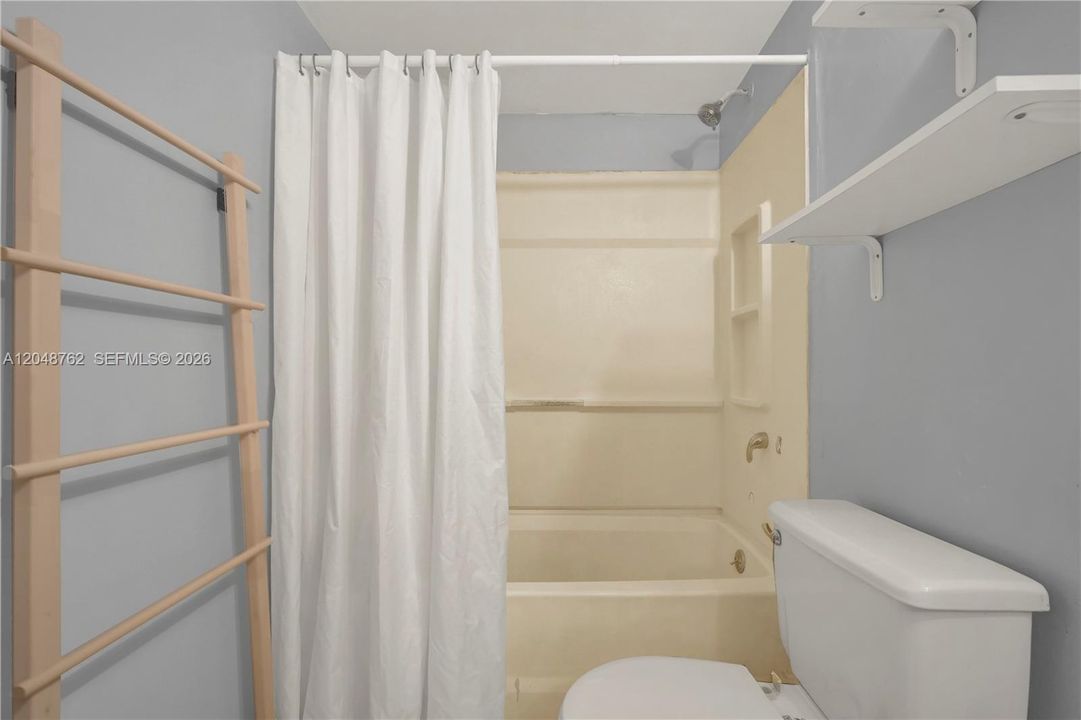 Vendido Recientemente: $220,000 (1 camas, 1 baños, 749 Pies cuadrados)