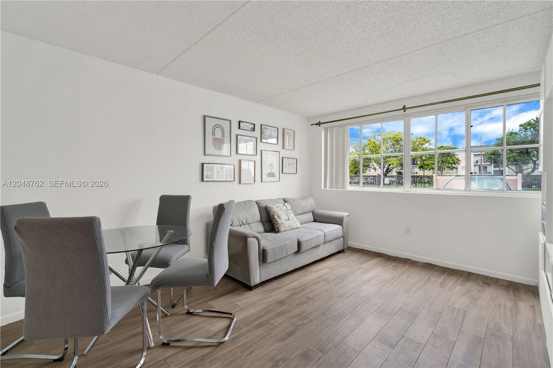 Vendido Recientemente: $220,000 (1 camas, 1 baños, 749 Pies cuadrados)
