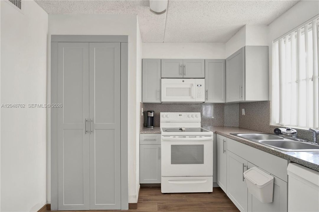 Vendido Recientemente: $220,000 (1 camas, 1 baños, 749 Pies cuadrados)