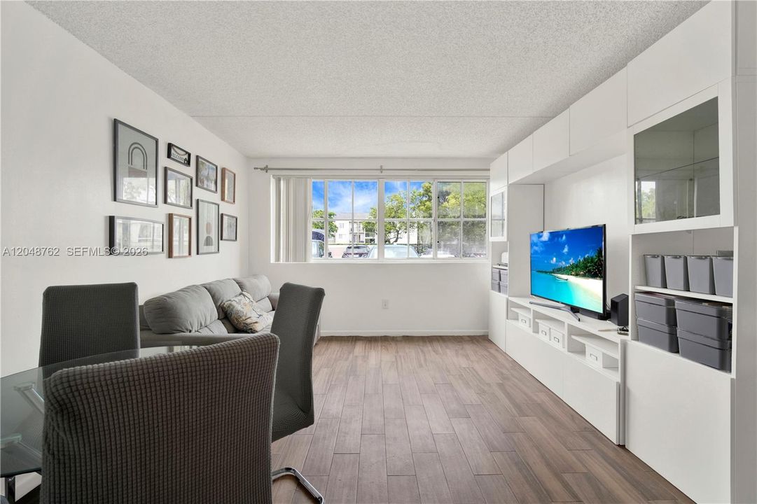 Vendido Recientemente: $220,000 (1 camas, 1 baños, 749 Pies cuadrados)