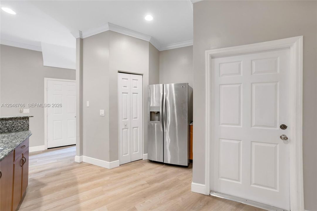 For Rent: $3,500 (3 beds, 2 baths, 1811 Square Feet)
