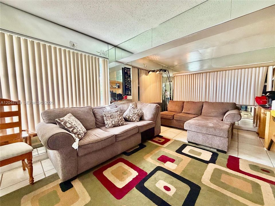 En Venta: $379,000 (3 camas, 1 baños, 1388 Pies cuadrados)