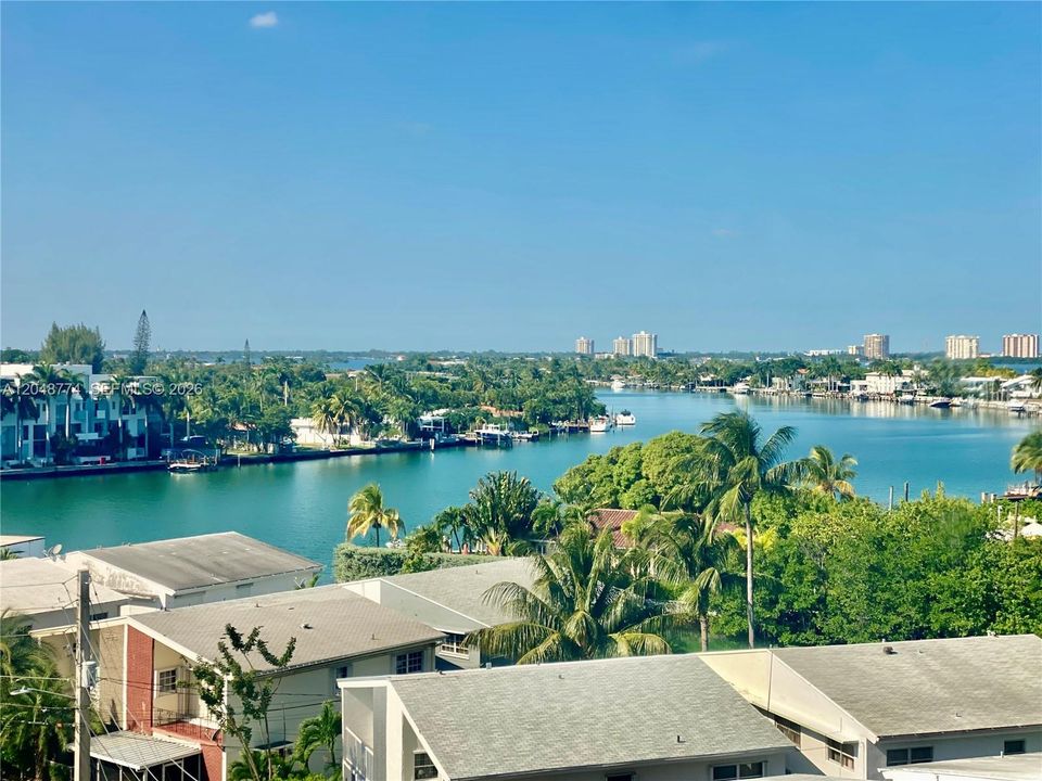 For Rent: $2,900 (2 beds, 2 baths, 1020 Square Feet)