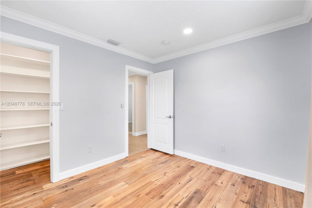 For Sale: $528,000 (5 beds, 3 baths, 1425 Square Feet)