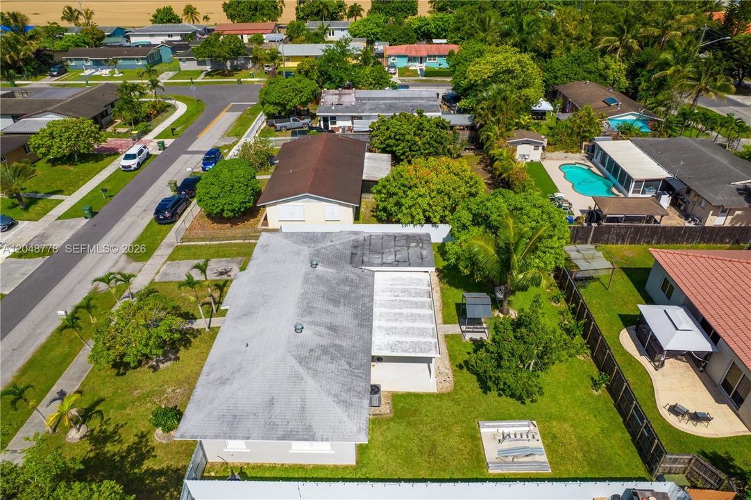 For Sale: $528,000 (5 beds, 3 baths, 1425 Square Feet)