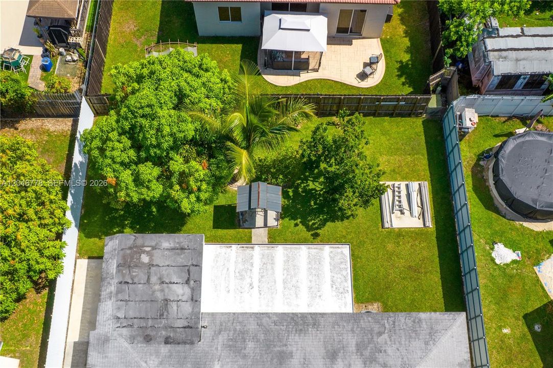 For Sale: $528,000 (5 beds, 3 baths, 1425 Square Feet)