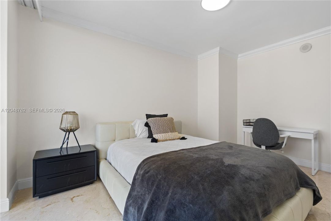 For Sale: $1,075,000 (3 beds, 2 baths, 1789 Square Feet)