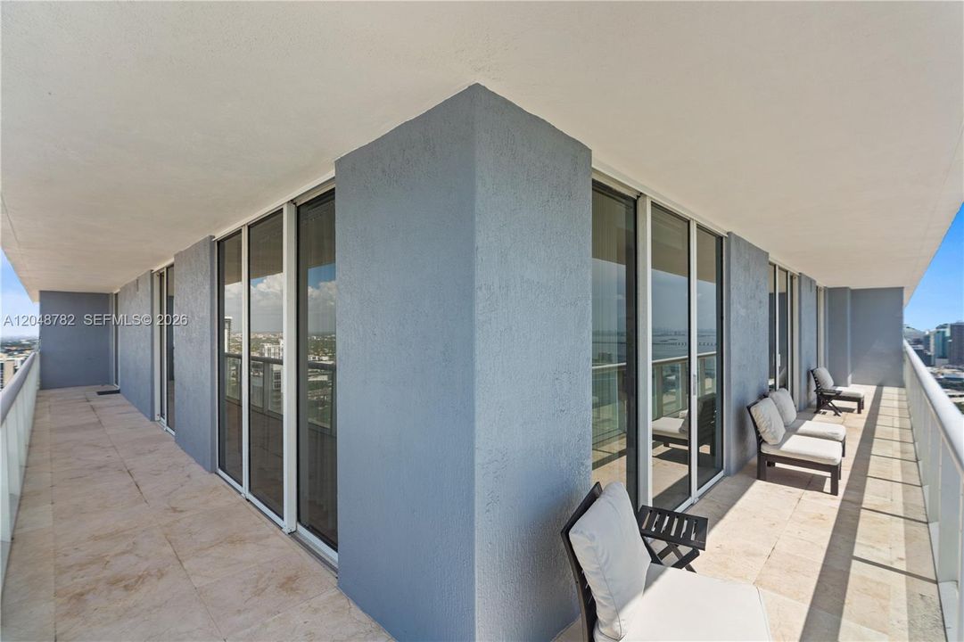 For Sale: $1,075,000 (3 beds, 2 baths, 1789 Square Feet)