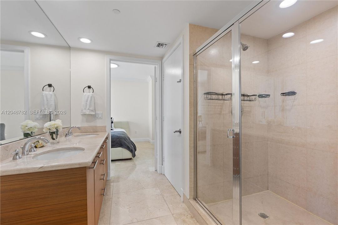 For Sale: $1,075,000 (3 beds, 2 baths, 1789 Square Feet)