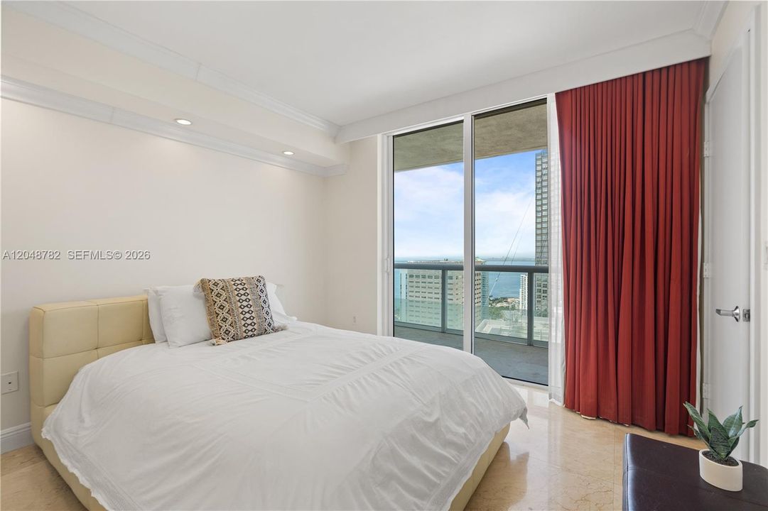 For Sale: $1,075,000 (3 beds, 2 baths, 1789 Square Feet)