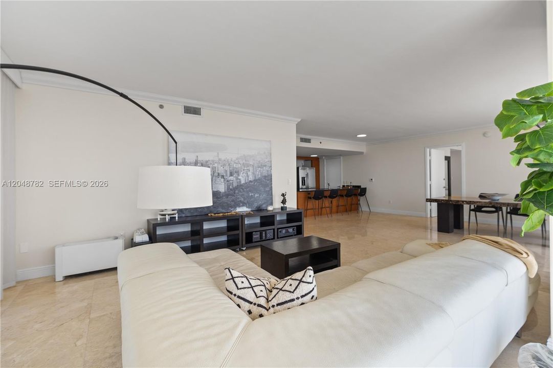 For Sale: $1,075,000 (3 beds, 2 baths, 1789 Square Feet)