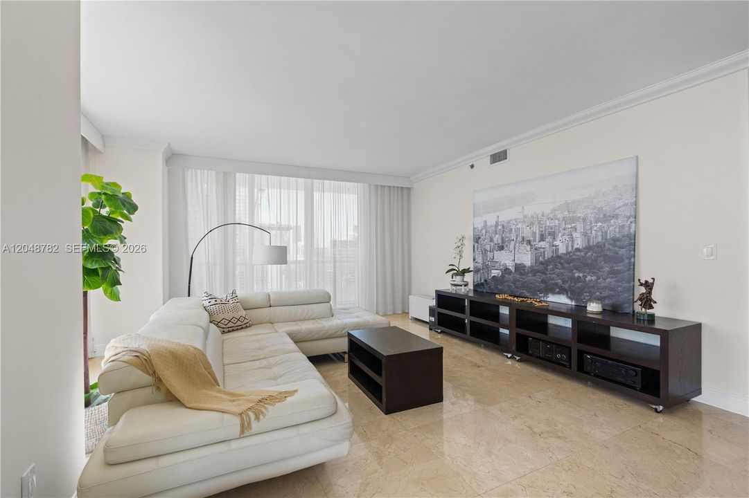 For Sale: $1,075,000 (3 beds, 2 baths, 1789 Square Feet)