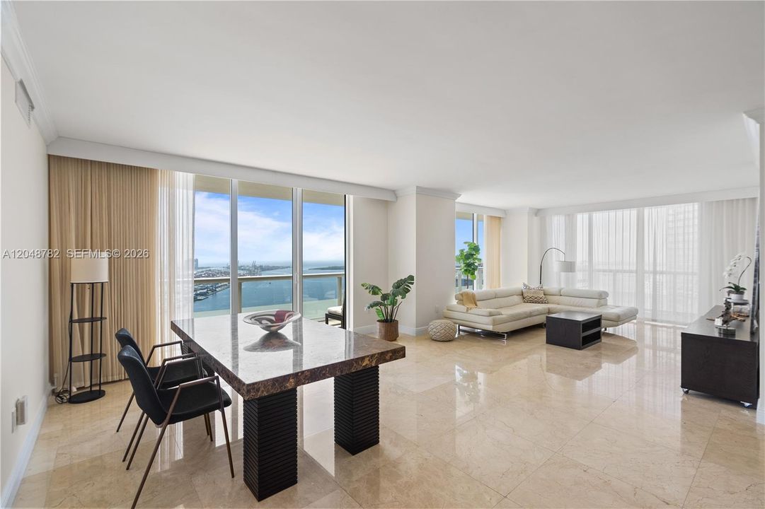 For Sale: $1,075,000 (3 beds, 2 baths, 1789 Square Feet)