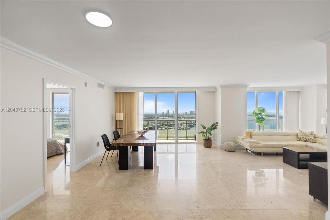 For Sale: $1,075,000 (3 beds, 2 baths, 1789 Square Feet)