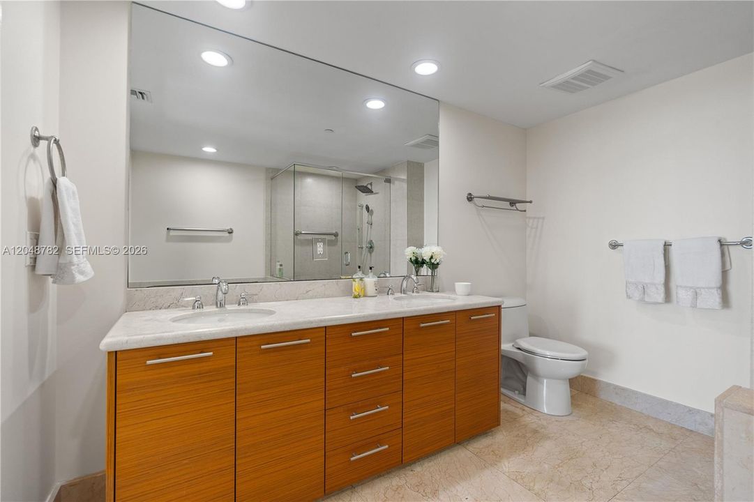 For Sale: $1,075,000 (3 beds, 2 baths, 1789 Square Feet)