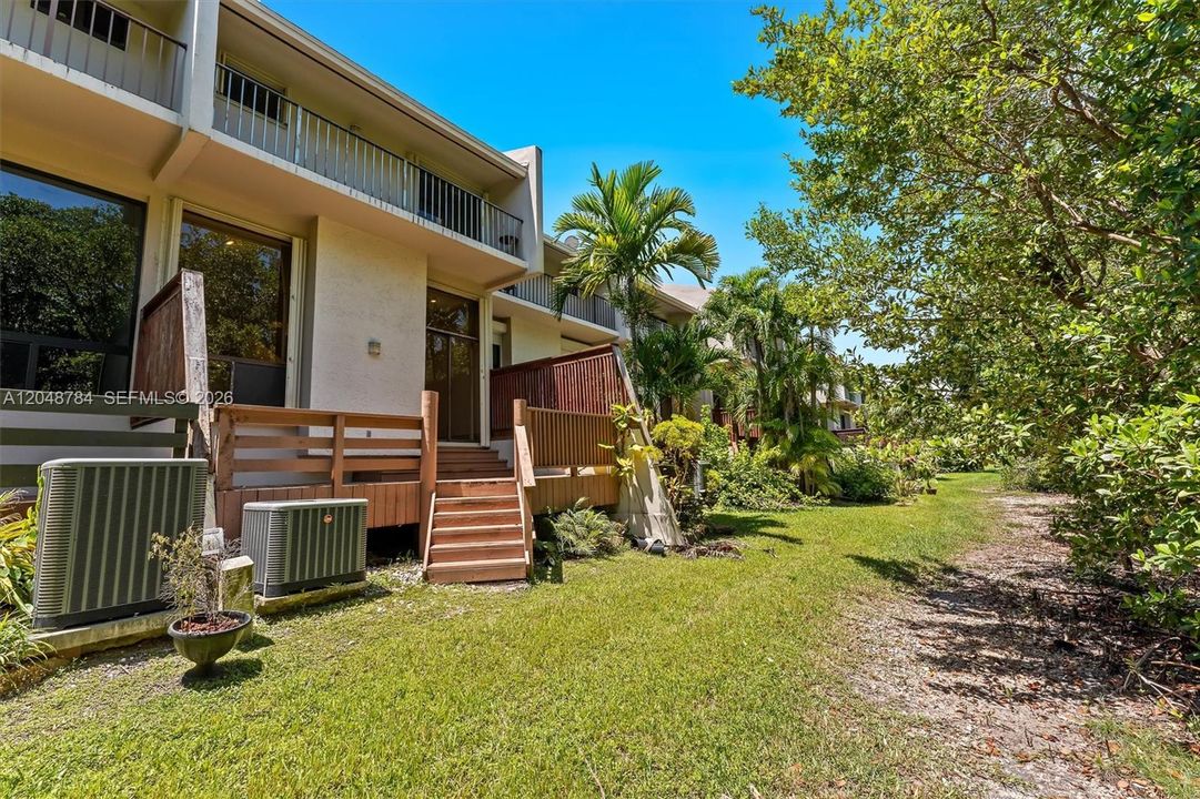 For Rent: $3,800 (2 beds, 2 baths, 1566 Square Feet)