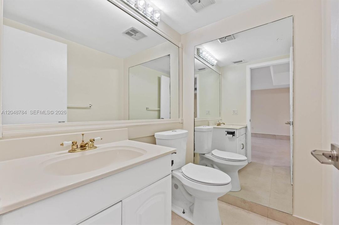 For Rent: $3,800 (2 beds, 2 baths, 1566 Square Feet)