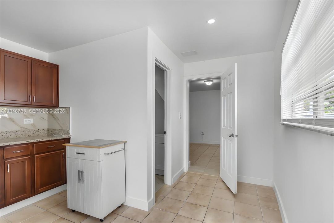 For Sale: $619,999 (2 beds, 2 baths, 962 Square Feet)