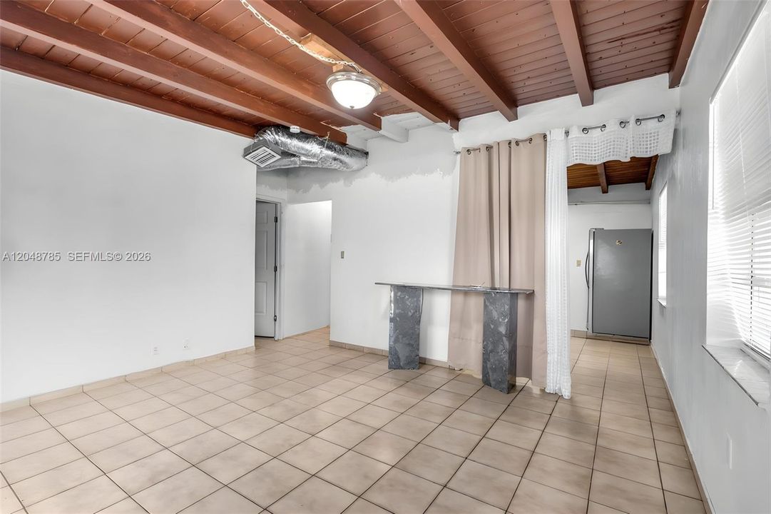 For Sale: $619,999 (2 beds, 2 baths, 962 Square Feet)