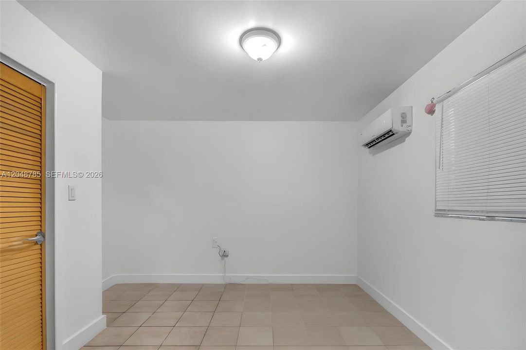 For Sale: $619,999 (2 beds, 2 baths, 962 Square Feet)