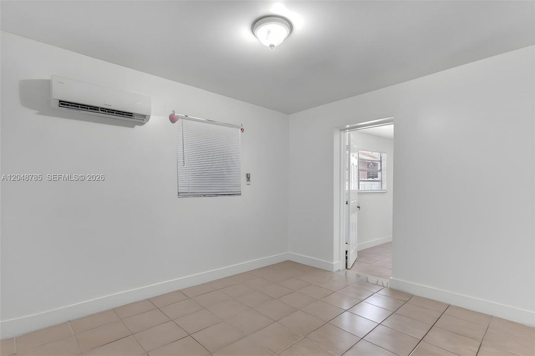 For Sale: $619,999 (2 beds, 2 baths, 962 Square Feet)