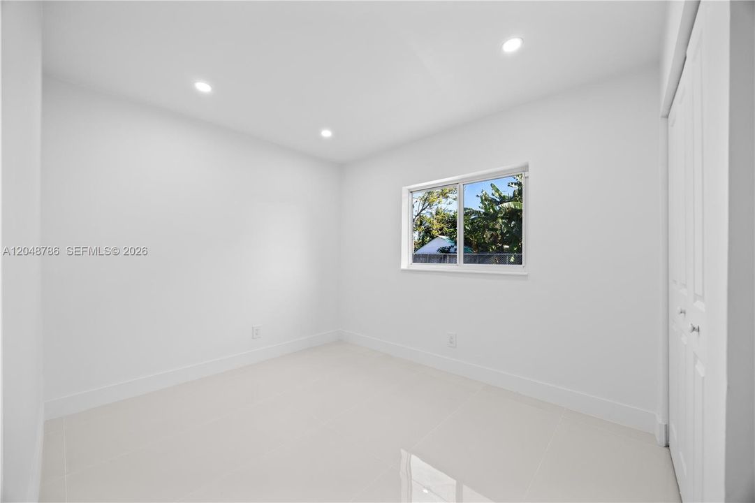 For Sale: $560,000 (4 beds, 2 baths, 1200 Square Feet)