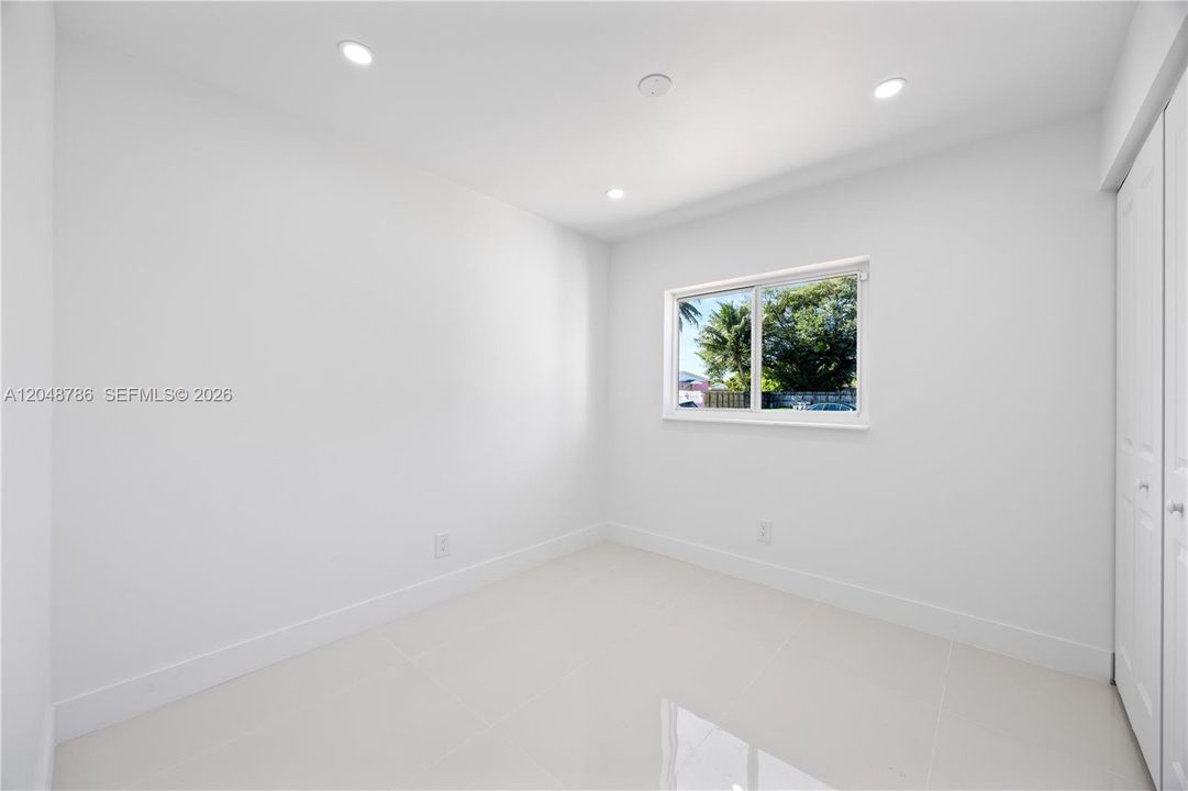 For Sale: $560,000 (4 beds, 2 baths, 1200 Square Feet)