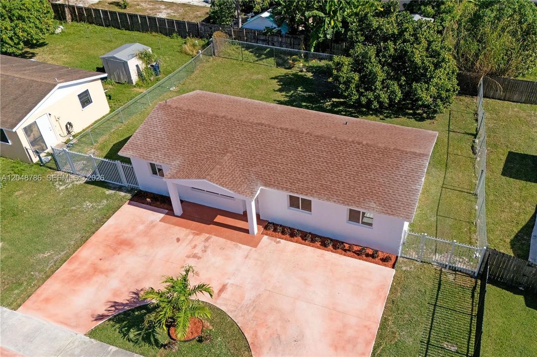 For Sale: $560,000 (4 beds, 2 baths, 1200 Square Feet)