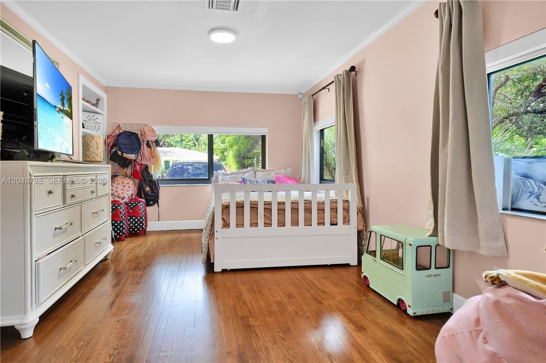 В аренду: $6,700 (3 спален, 2 ванн, 1679 Квадратных фут)