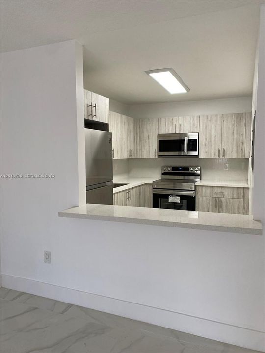 For Rent: $2,500 (2 beds, 2 baths, 980 Square Feet)