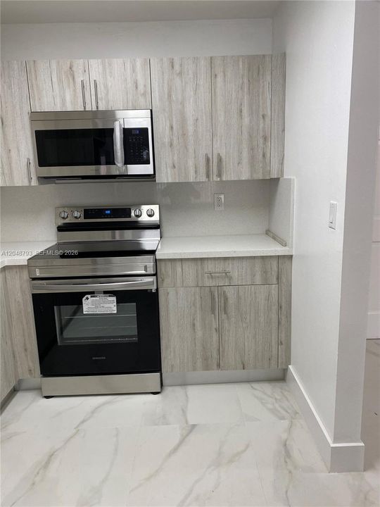 For Rent: $2,500 (2 beds, 2 baths, 980 Square Feet)