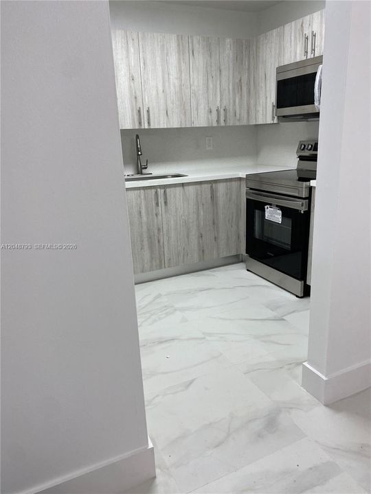 For Rent: $2,500 (2 beds, 2 baths, 980 Square Feet)