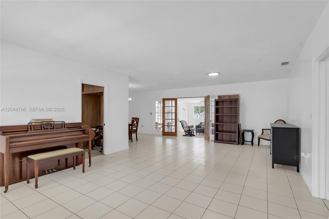 For Sale: $1,299,000 (4 beds, 2 baths, 2024 Square Feet)