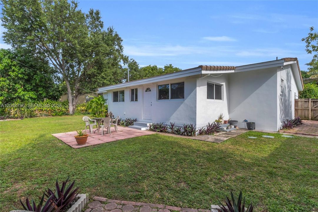 For Sale: $1,299,000 (4 beds, 2 baths, 2024 Square Feet)