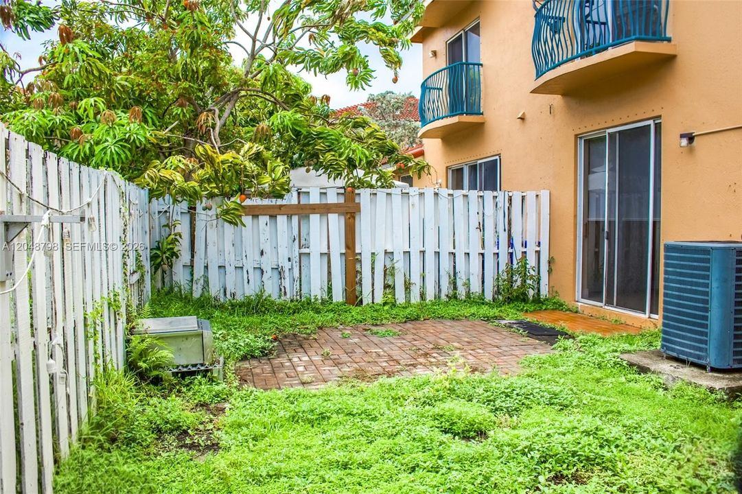 For Sale: $530,000 (4 beds, 2 baths, 1536 Square Feet)