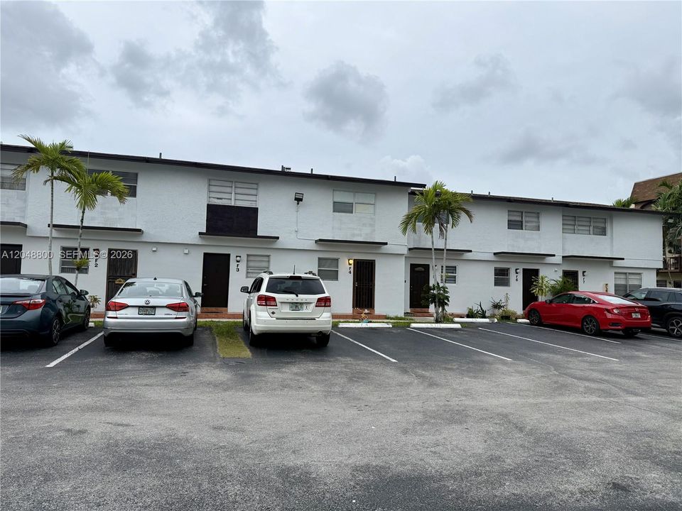 For Rent: $2,700 (4 beds, 2 baths, 1230 Square Feet)