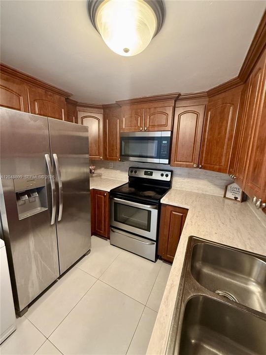 For Rent: $2,700 (4 beds, 2 baths, 1230 Square Feet)