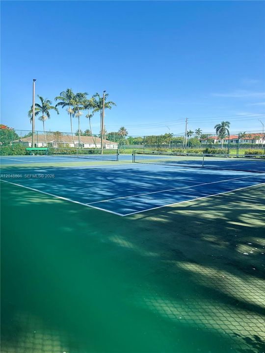 For Rent: $2,750 (2 beds, 2 baths, 1044 Square Feet)