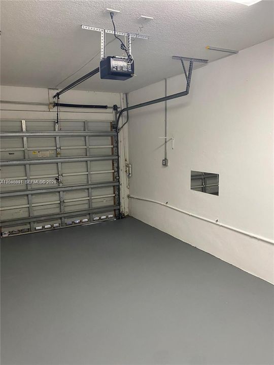 For Rent: $2,750 (2 beds, 2 baths, 1044 Square Feet)