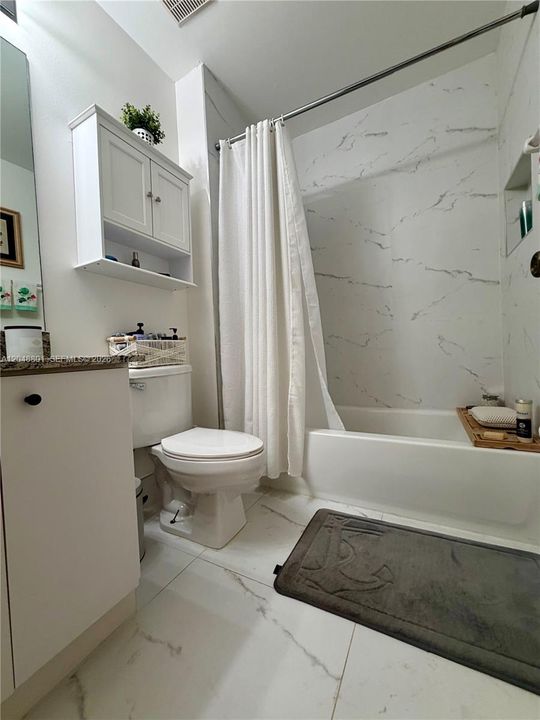 For Rent: $2,750 (2 beds, 2 baths, 1044 Square Feet)