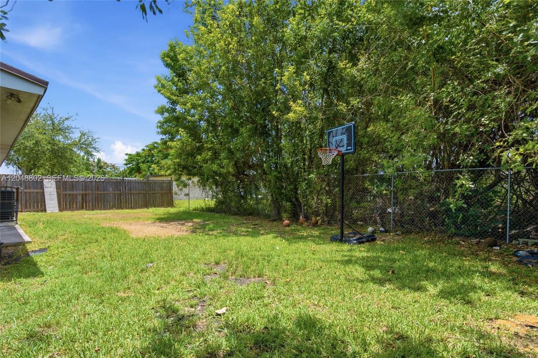 For Sale: $599,998 (0 beds, 0 baths, 2214 Square Feet)