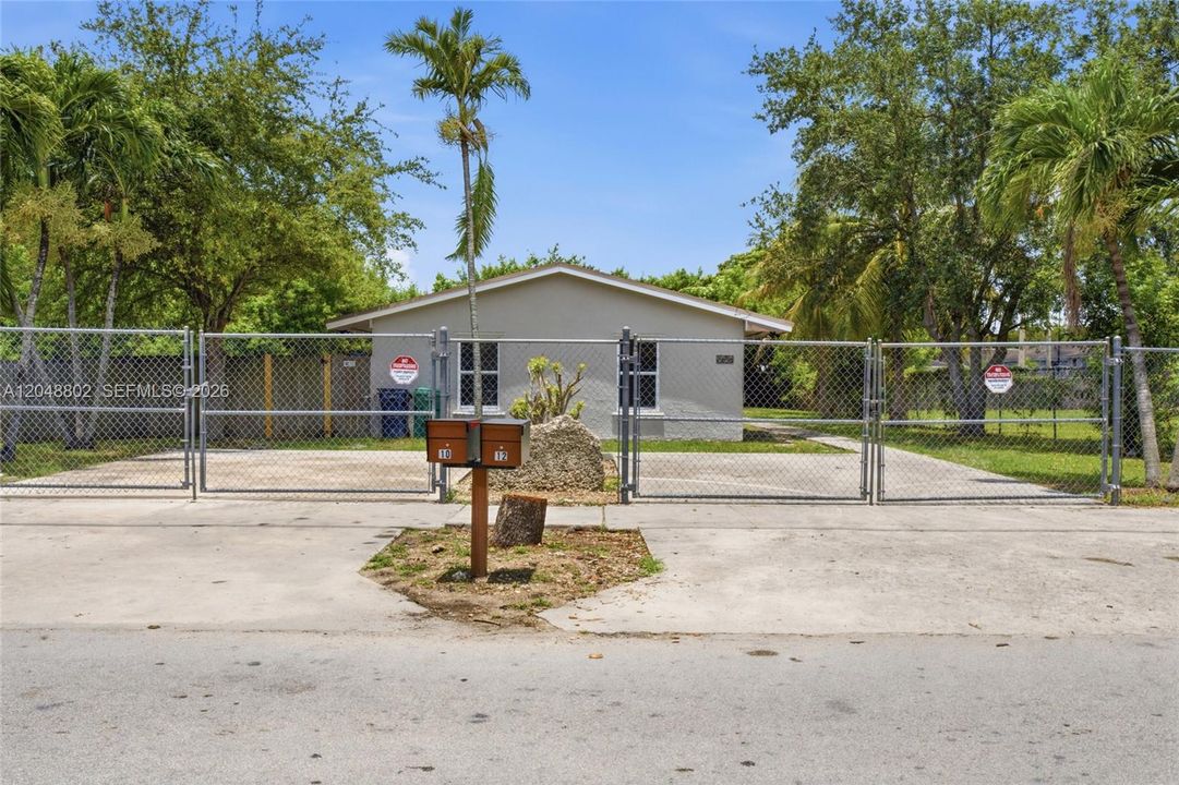 For Sale: $599,998 (0 beds, 0 baths, 2214 Square Feet)