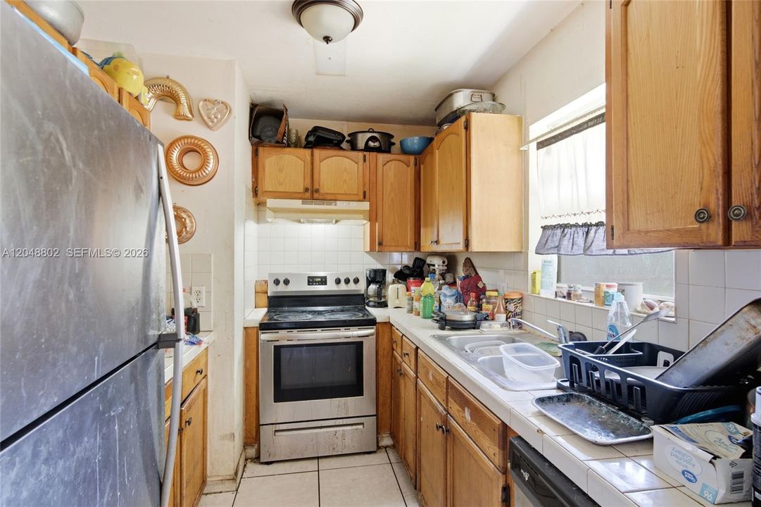 For Sale: $599,998 (0 beds, 0 baths, 2214 Square Feet)