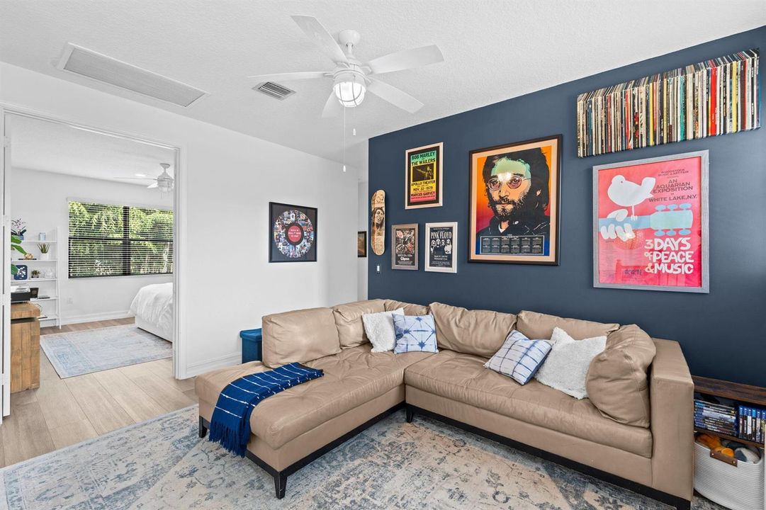 25-web-or-mls-A7400745