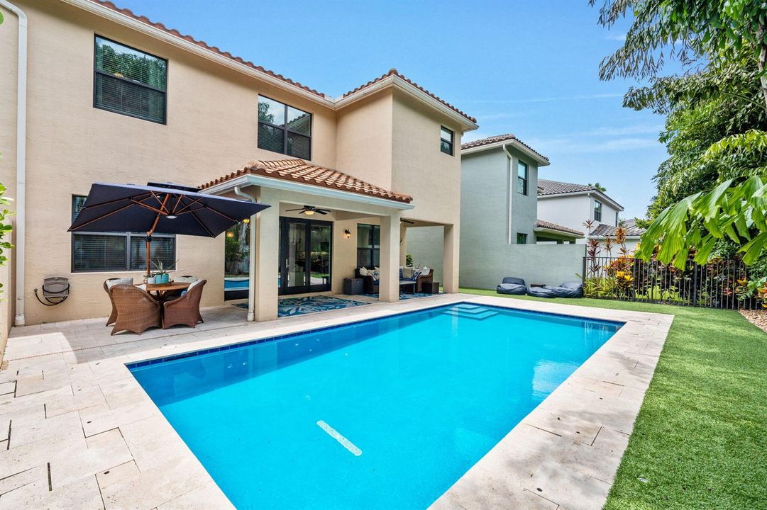 44-web-or-mls-A7400666