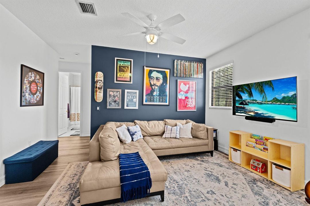 24-web-or-mls-A7400742