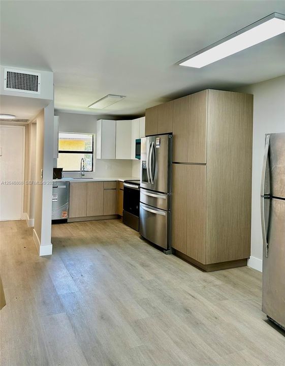 For Rent: $2,500 (2 beds, 2 baths, 770 Square Feet)