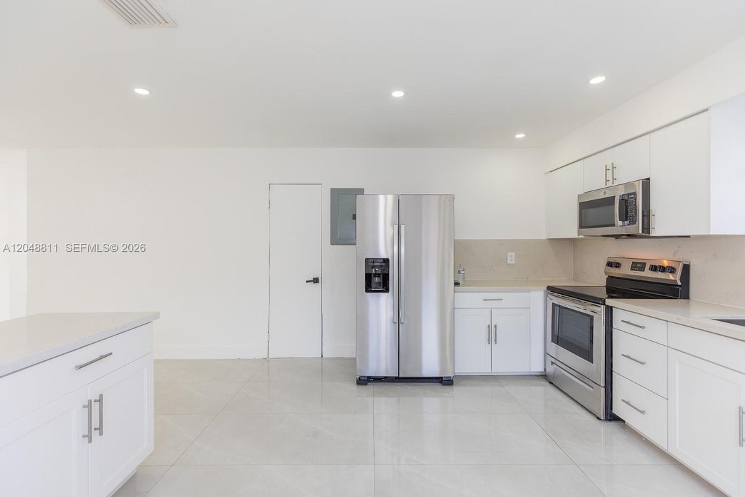 For Rent: $4,000 (3 beds, 2 baths, 1664 Square Feet)