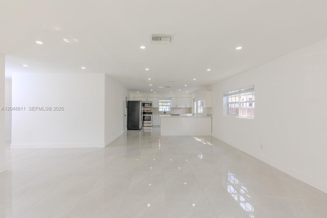 For Rent: $4,000 (3 beds, 2 baths, 1664 Square Feet)