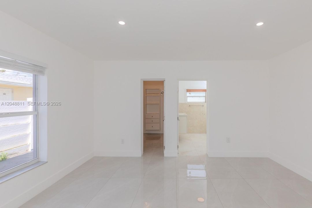 For Rent: $4,000 (3 beds, 2 baths, 1664 Square Feet)